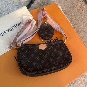 LOUIS VUITTON  MULTI POCHETTE